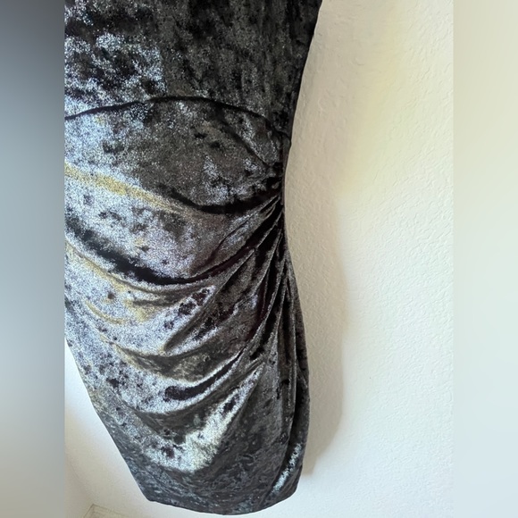 Scarlet sexy metallic dress size M for night parties - Picture 5 of 7